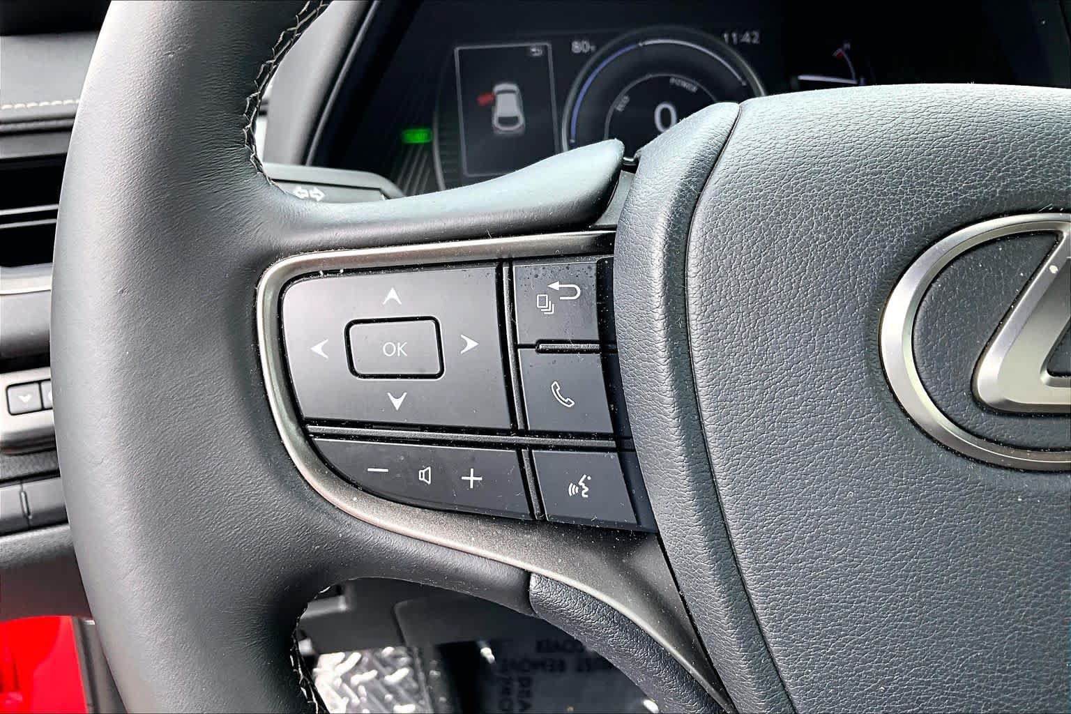 Used 2020 Lexus UX 250h AWD/4WD image 24