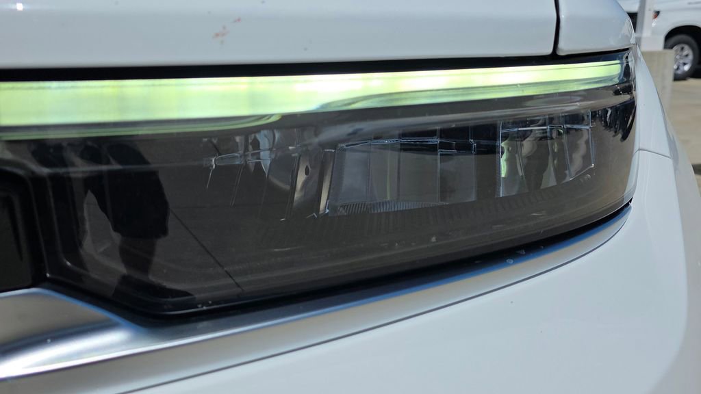 Used 2023 Jeep Grand Cherokee Summit AWD/4WD image 9