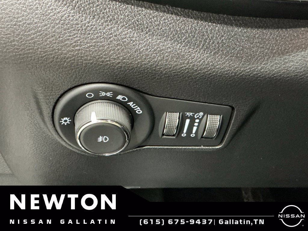 Used 2023 Jeep Compass Latitude w/ Convenience Group AWD/4WD image 40
