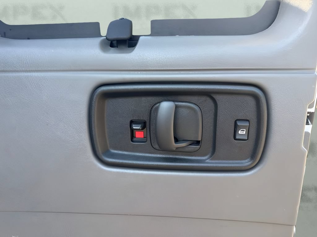 Used 2025 Chevrolet Express 3500 LT w/ LT Preferred Equipment Group RWD image 13