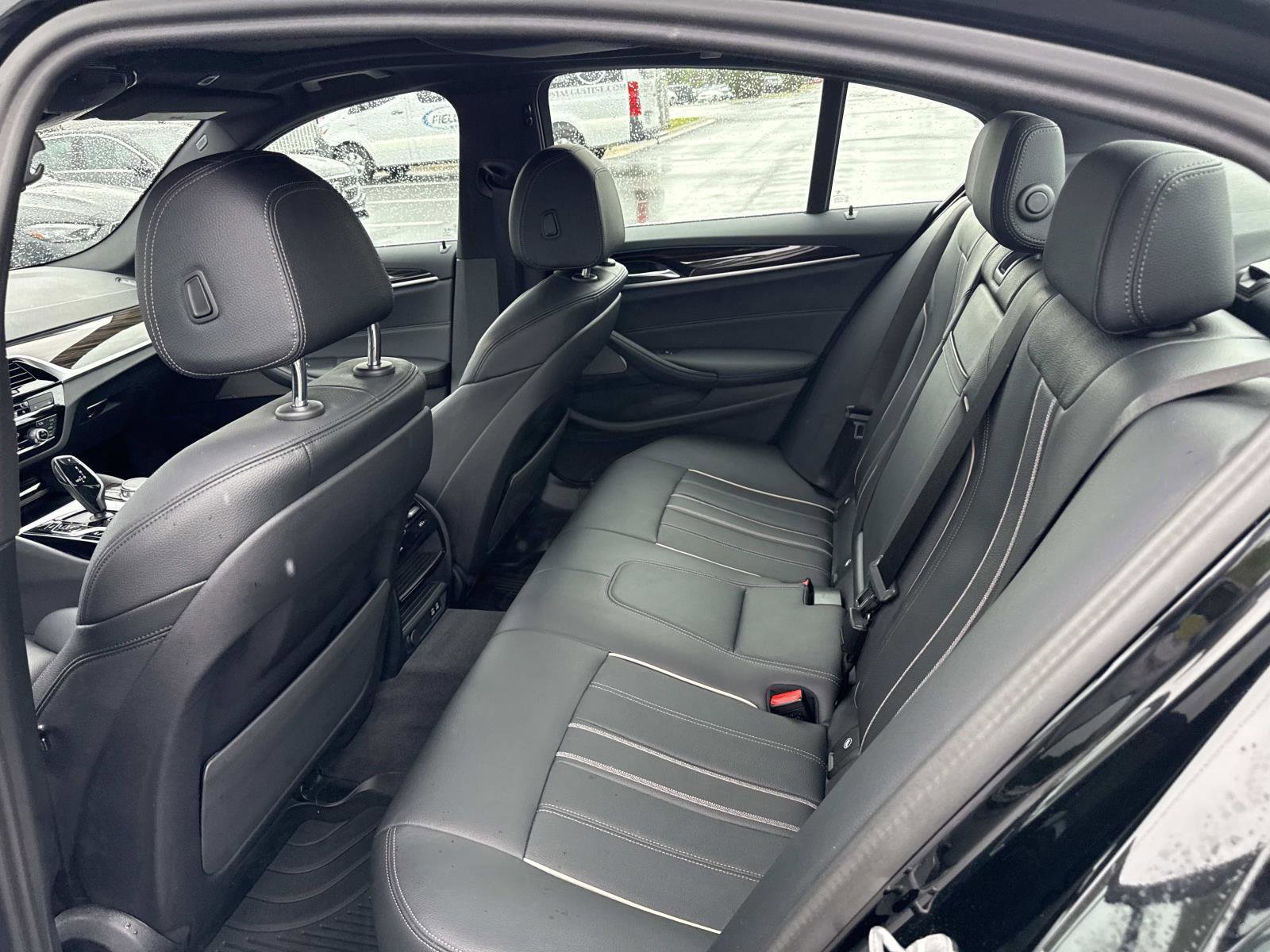 Used 2023 BMW 530e xDrive w/ Premium Package image 13