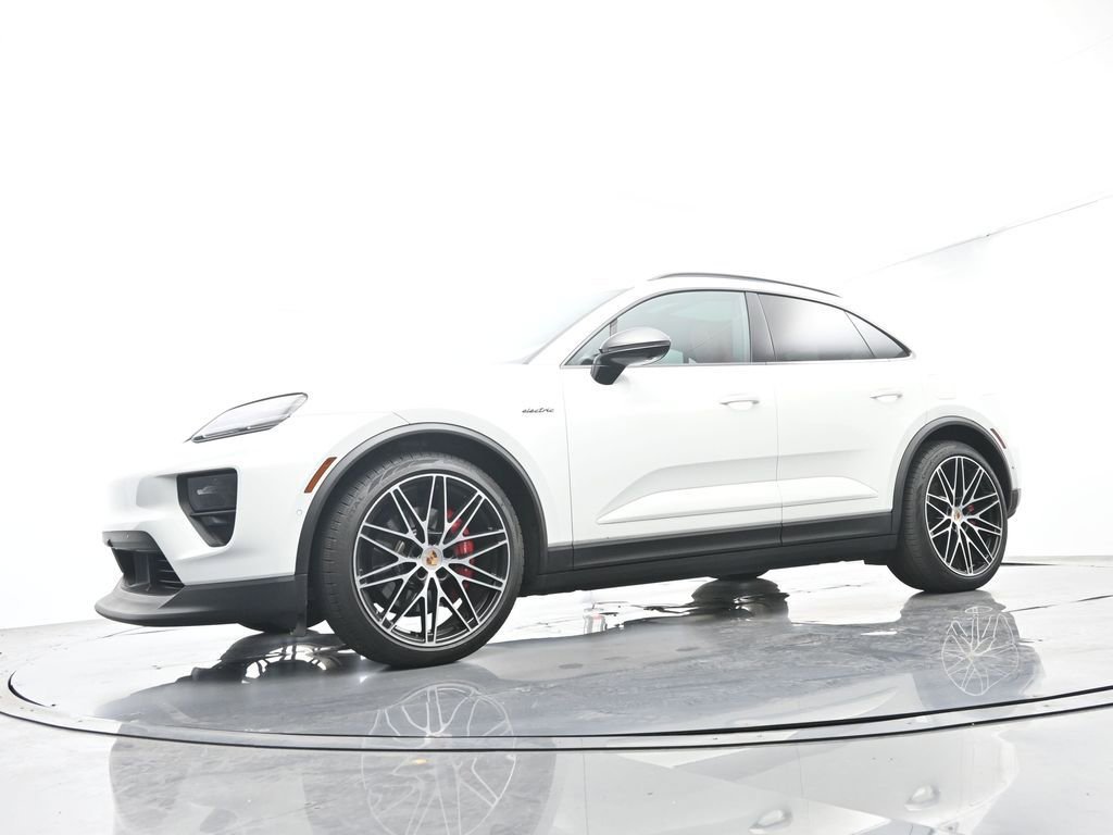 Certified 2025 Porsche Macan 4S Electric AWD/4WD image 42