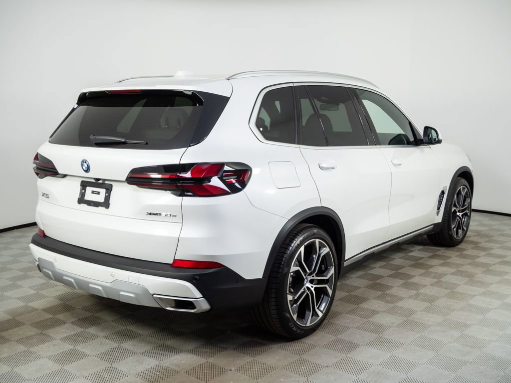 Used 2025 BMW X5 xDrive50e w/ Parking Assistance Package AWD/4WD image 26