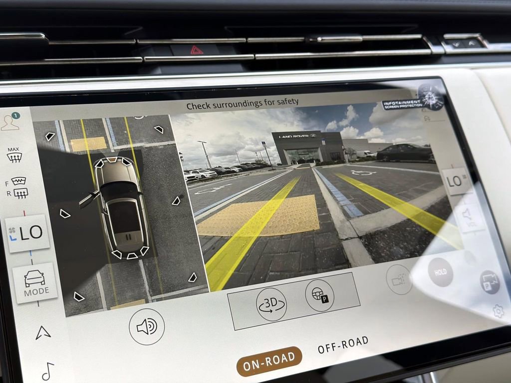New 2025 Land Rover Range Rover SE image 24