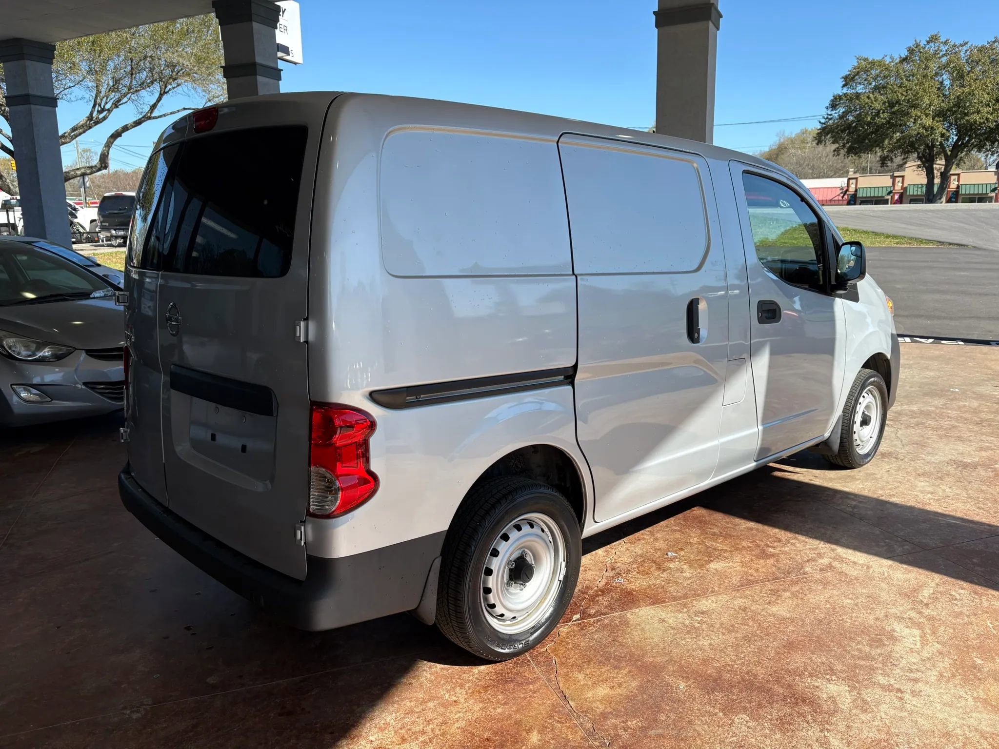Used 2019 Nissan NV200 S w/ Back Door Glass Package image 6