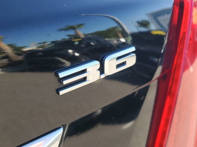 Used 2019 Cadillac XT5 Premium Luxury w/ Driver Assist Package image 8