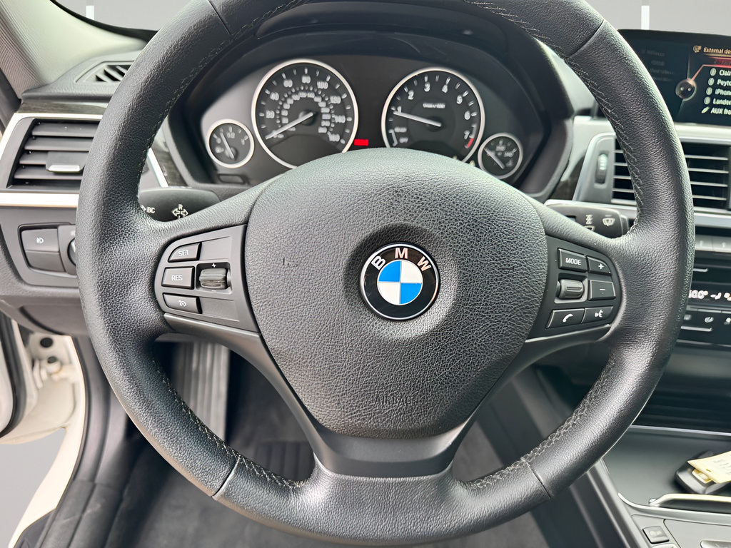 Used 2016 BMW 320i xDrive Sedan AWD/4WD image 19