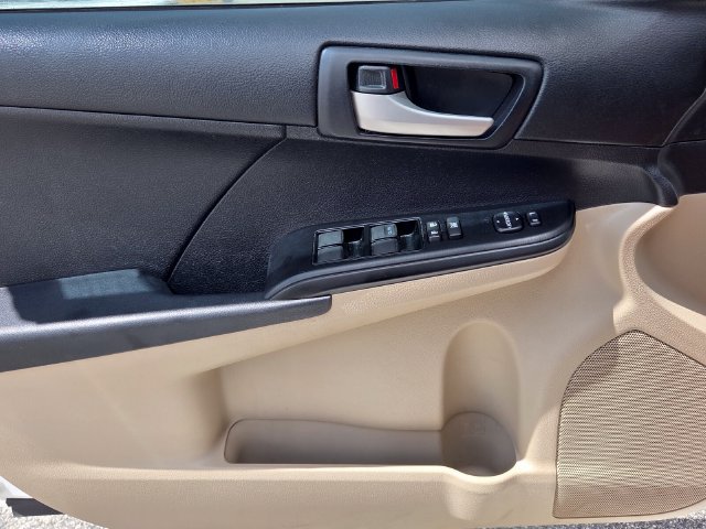 Used 2012 Toyota Camry LE FWD image 28