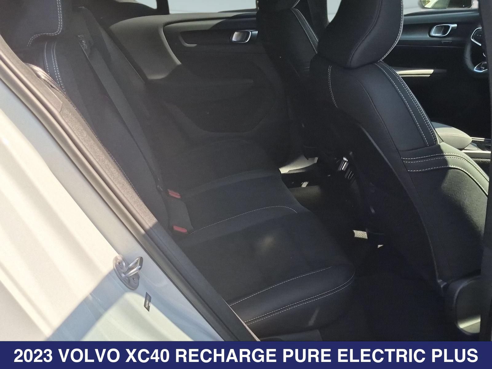 Used 2023 Volvo XC40 Recharge Plus AWD/4WD image 21