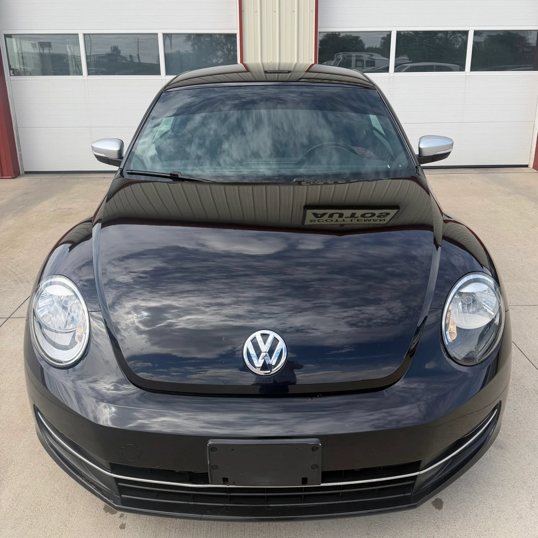 Used 2012 Volkswagen Beetle Launch Edition FWD image 2