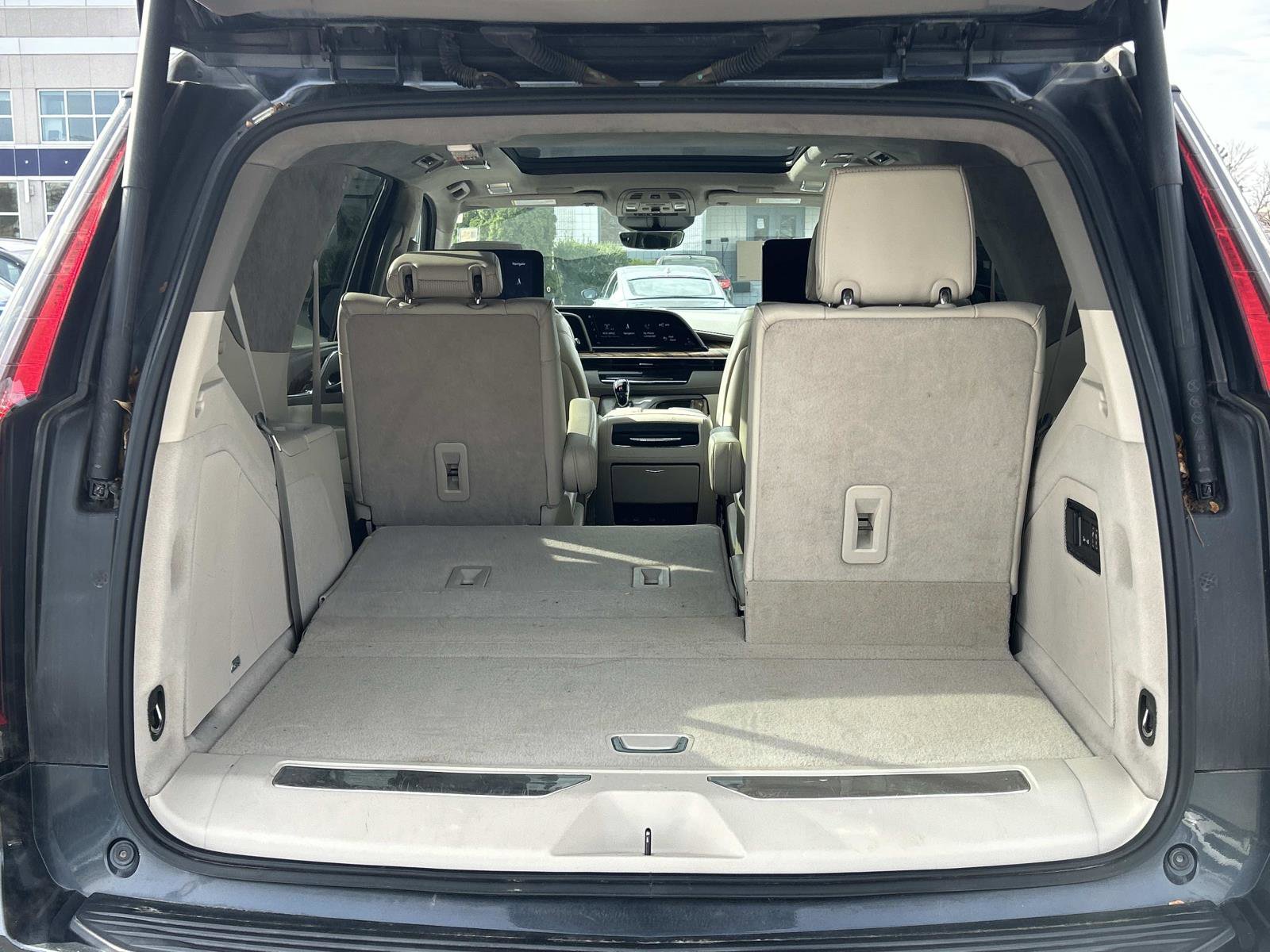 Used 2021 Cadillac Escalade Sport Platinum image 16