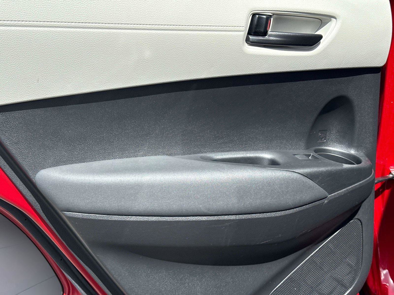 Used 2023 Toyota Corolla Cross LE w/ Moonroof Package image 11