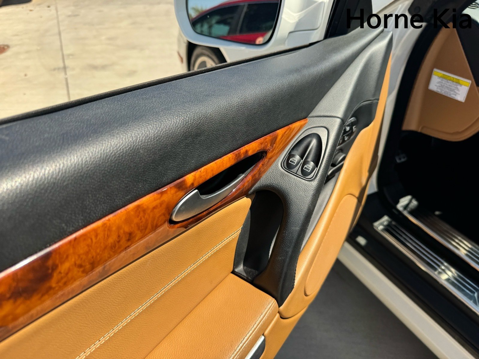 Used 2011 Mercedes-Benz SL 550 image 11