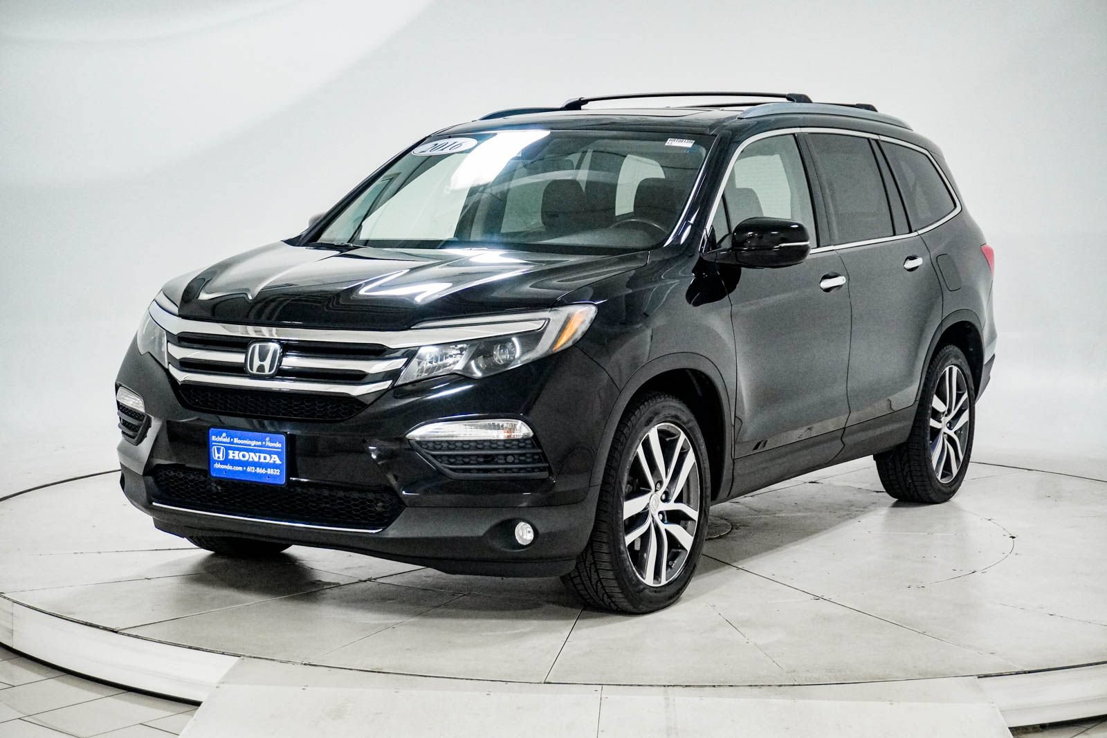 Used 2016 Honda Pilot Elite image 3