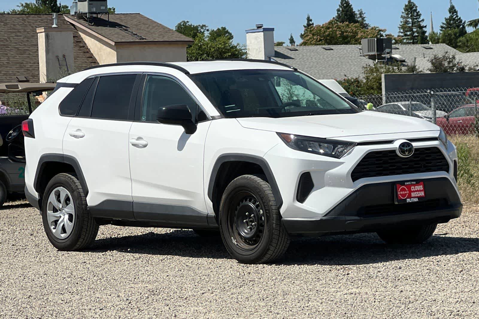Used 2019 Toyota RAV4 LE FWD image 10