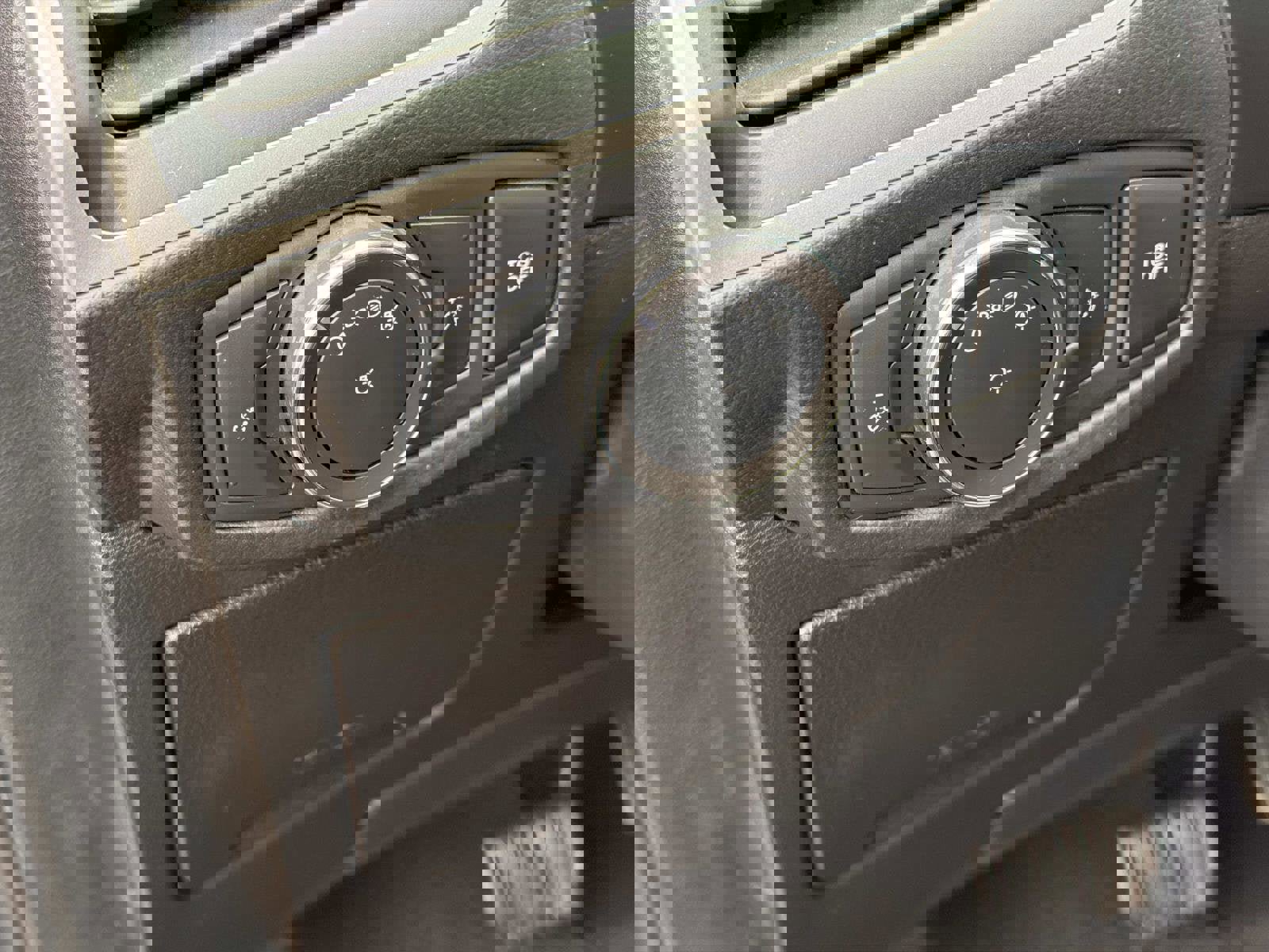 Used 2022 Ford Edge SEL image 5