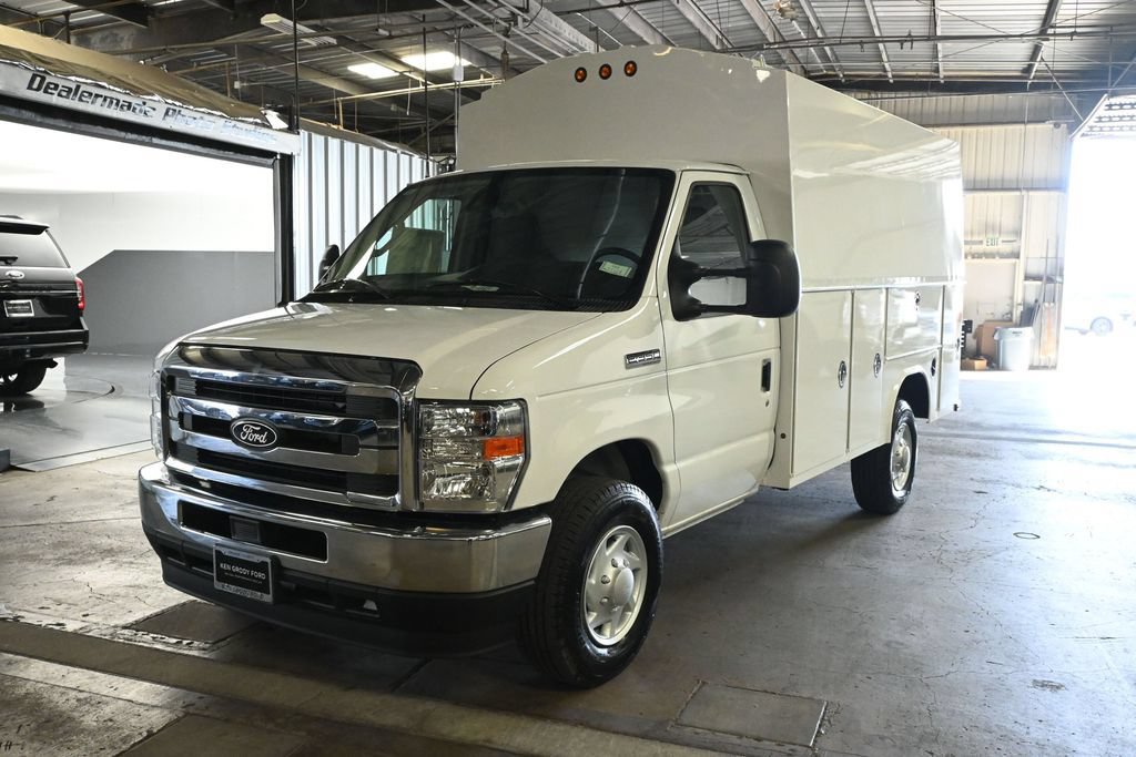 New 2026 Ford E-350 and Econoline 350 Super Duty w/ Power Equipment Group RWD image 5