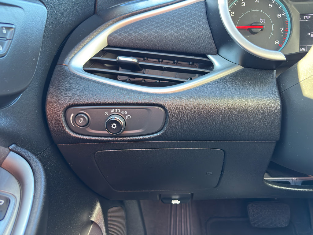 Used 2022 Chevrolet Malibu LT image 12