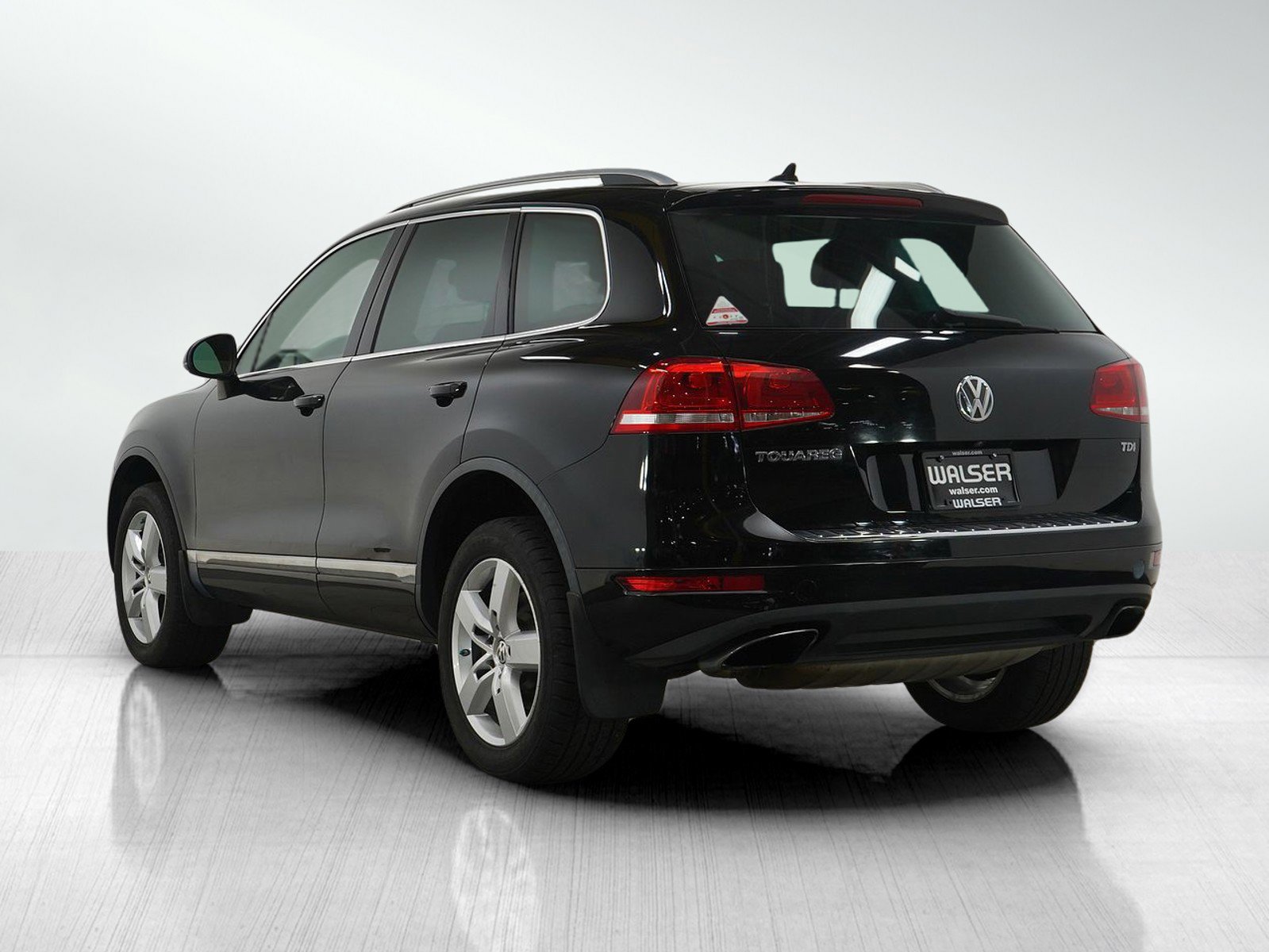 Used 2012 Volkswagen Touareg Executive image 3