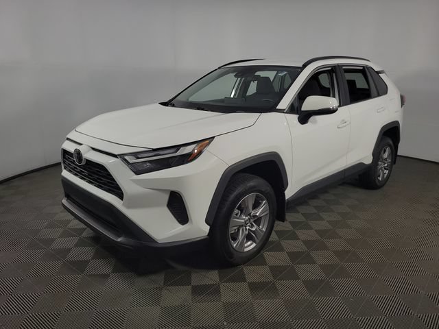 Used 2025 Toyota RAV4 XLE FWD image 3