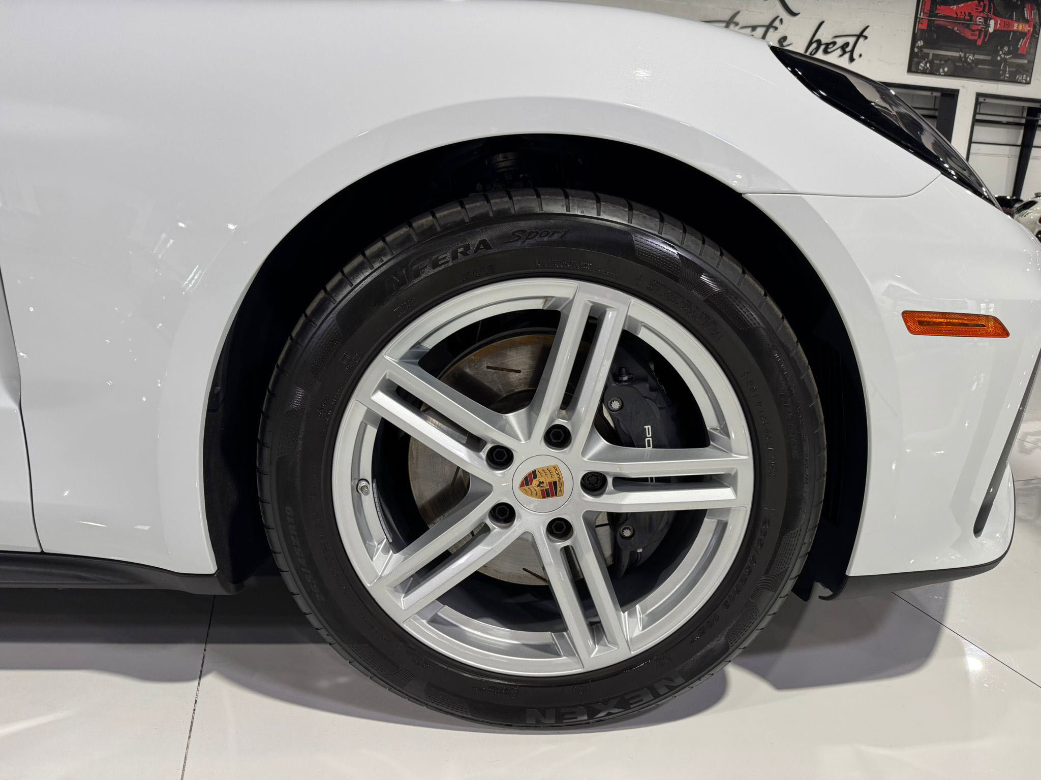 Used 2025 Porsche Panamera image 54