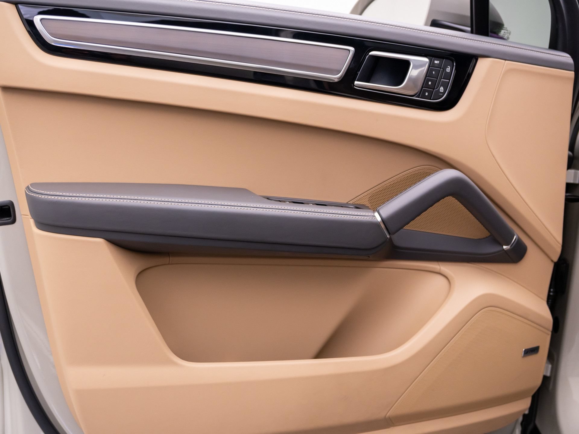 Certified 2023 Porsche Cayenne S AWD/4WD image 14