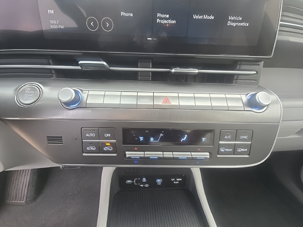 Used 2025 Hyundai Kona SEL FWD image 33