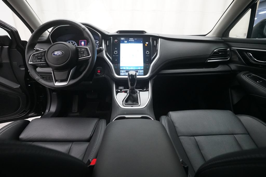 Certified 2025 Subaru Outback Limited AWD/4WD image 5