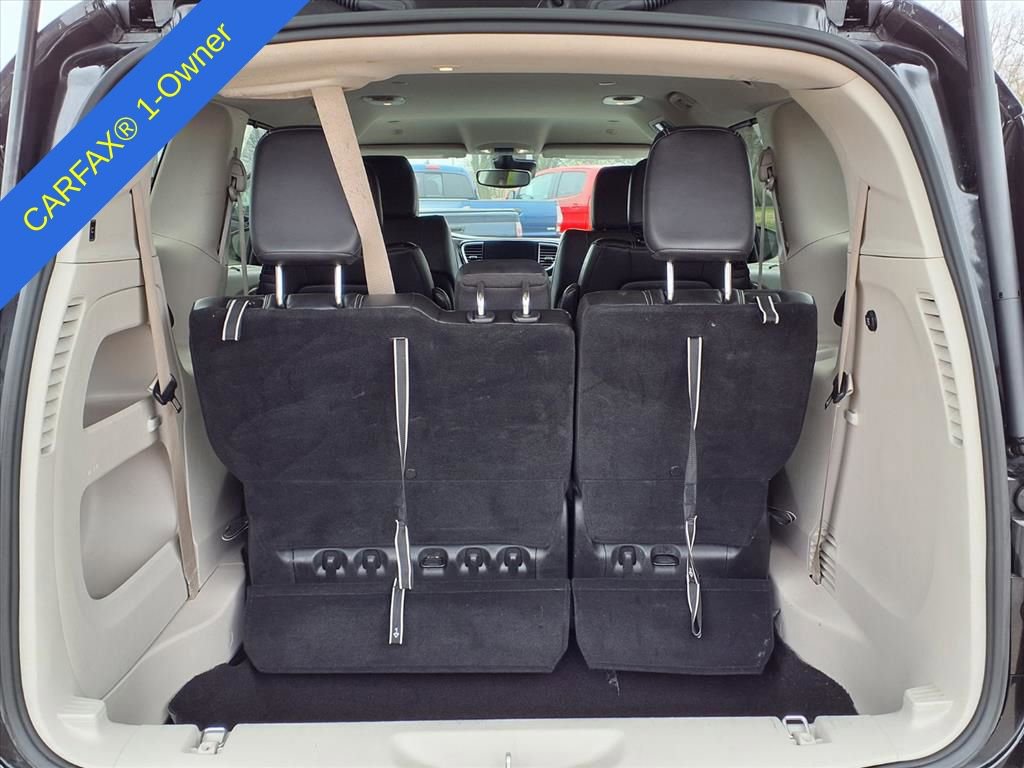 Used 2024 Chrysler Pacifica Touring-L FWD image 11