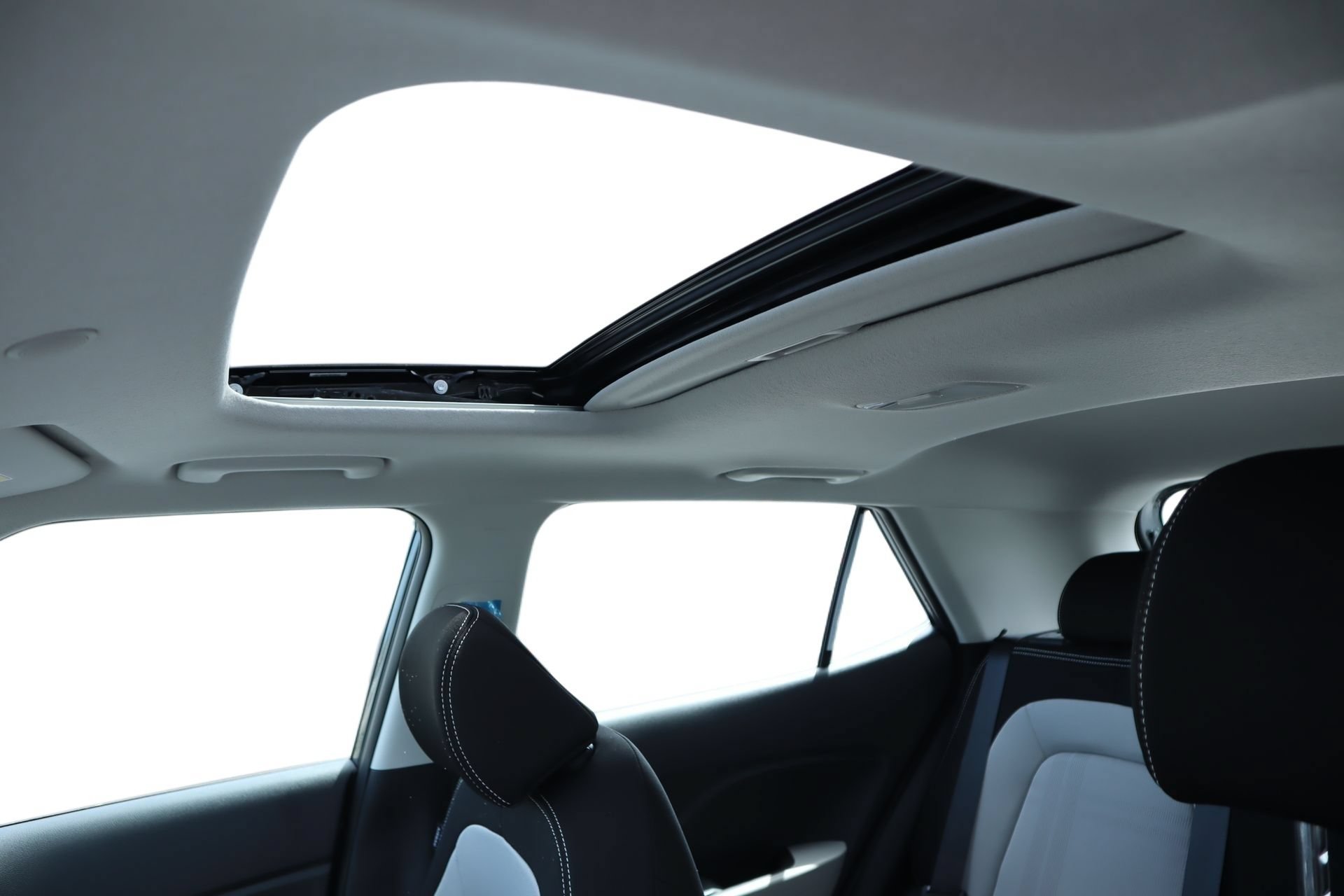 New 2026 Hyundai Venue SEL FWD image 21