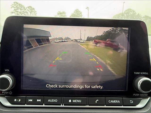 Used 2025 Nissan Rogue SV AWD/4WD image 13