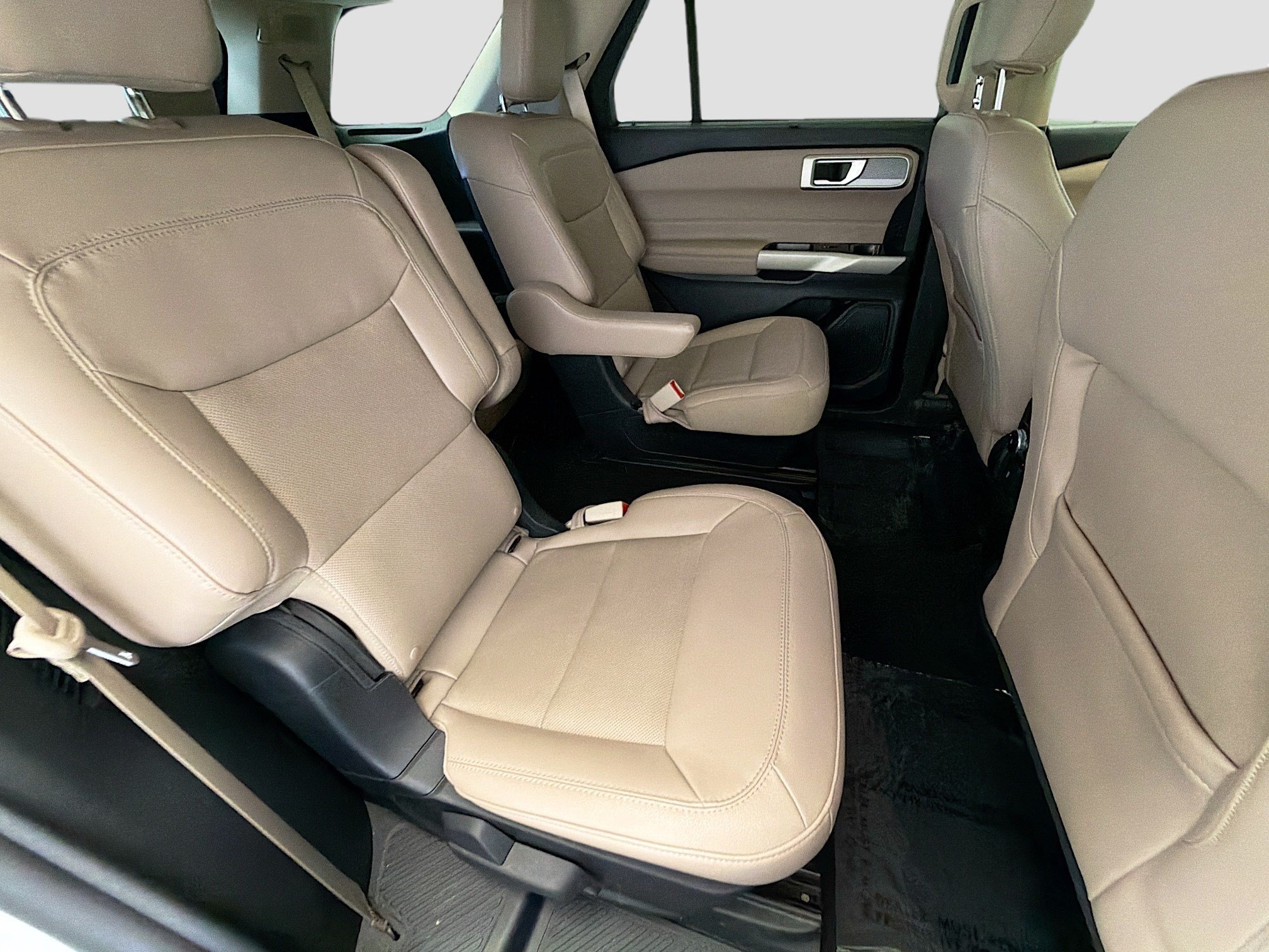 Used 2023 Ford Explorer Limited w/ Equipment Group 301A RWD image 13