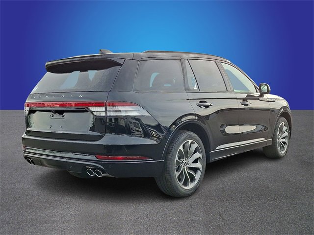 New 2026 Lincoln Aviator AWD w/ Jet Appearance Package image 3