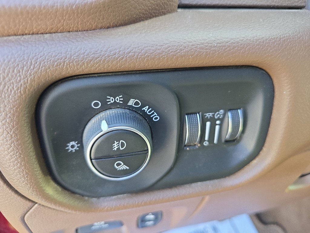 Used 2020 RAM 1500 Laramie image 23