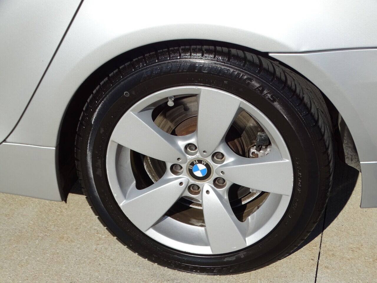 Used 2007 BMW 530xi Wagon AWD/4WD image 84