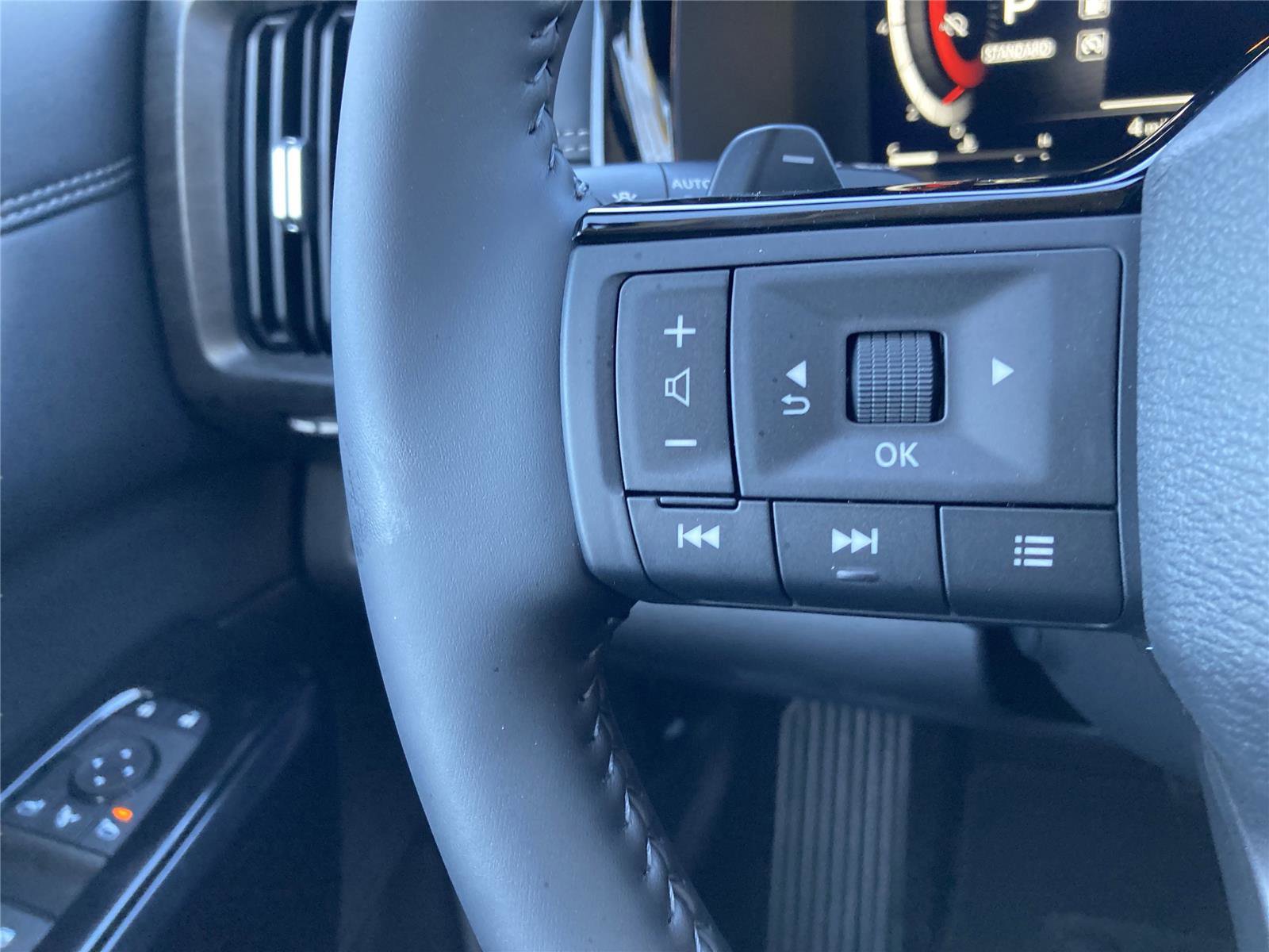 New 2026 Nissan Pathfinder Platinum image 20