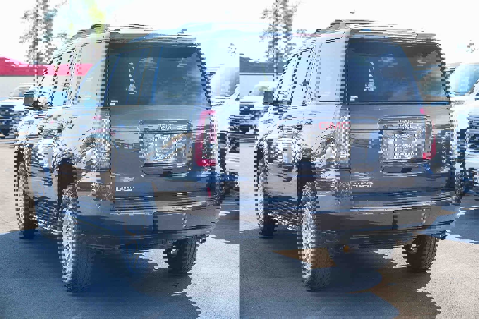 Used 2018 GMC Yukon SLT w/ HD Trailering Package image 6