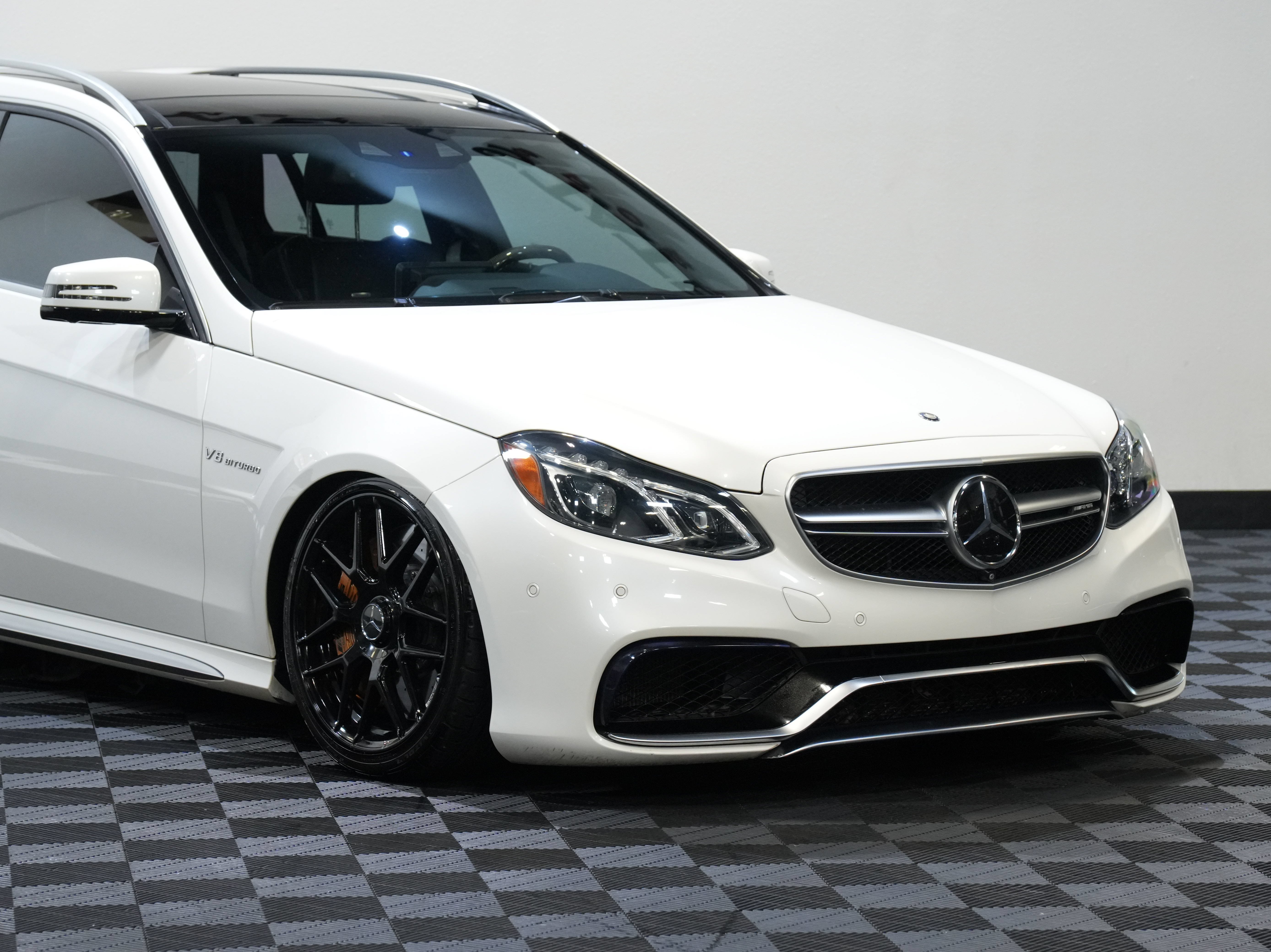 Used 2014 Mercedes-Benz E 63 AMG S-Model w/ Driver Assistance Package image 9