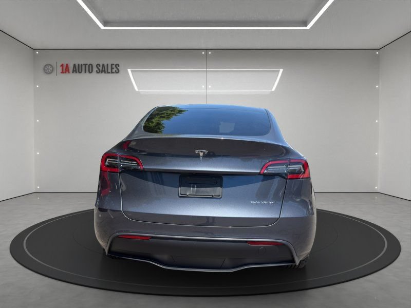 Used 2023 Tesla Model Y Long Range AWD/4WD image 4