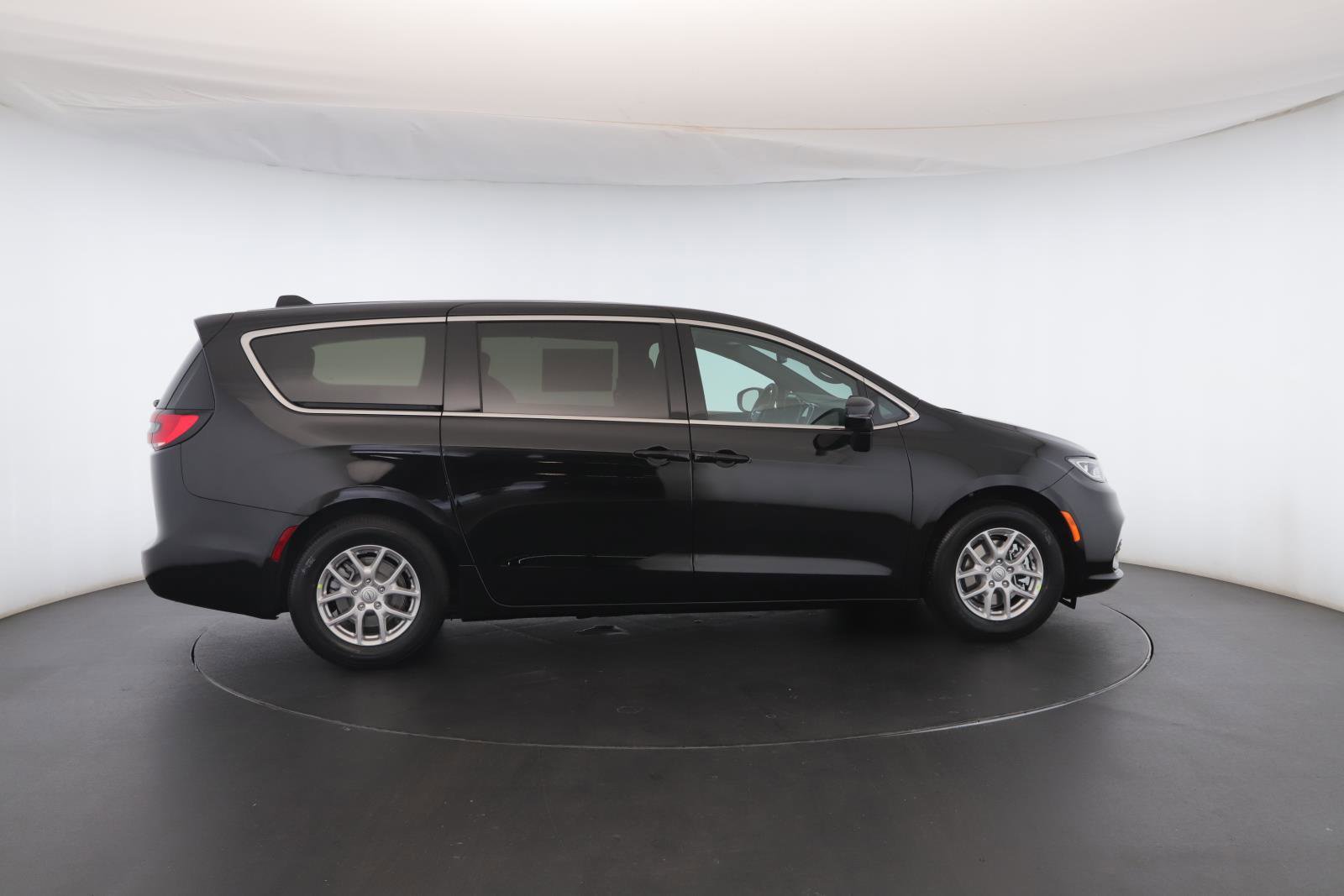 New 2026 Chrysler Pacifica Select image 30