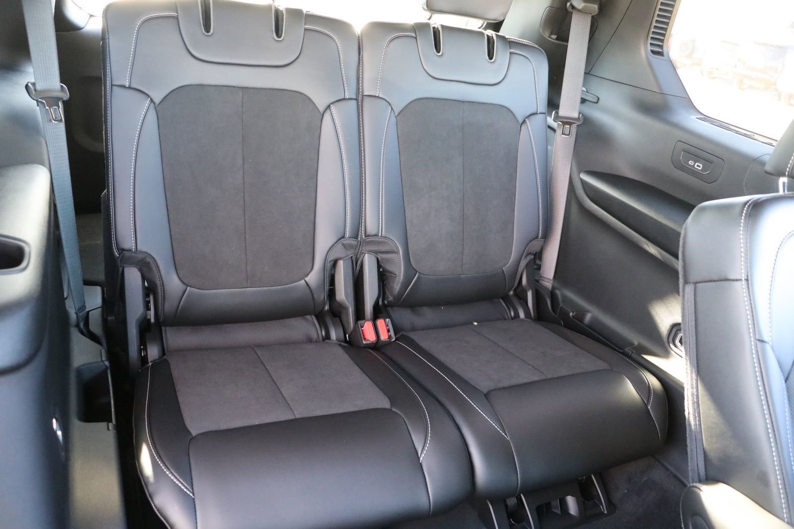 New 2025 Jeep Grand Cherokee L Laredo AWD/4WD image 28