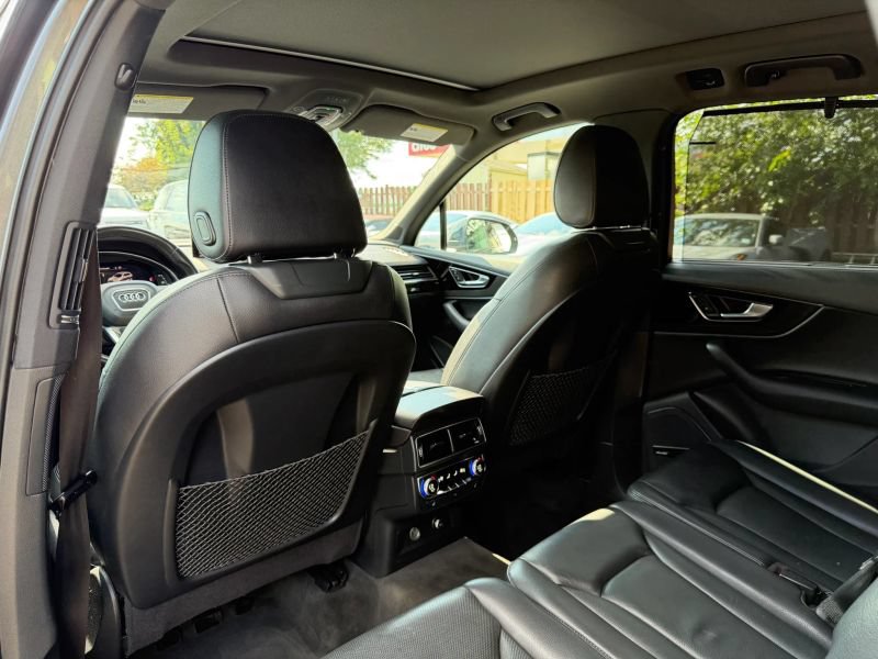 Used 2019 Audi Q7 3.0T Prestige AWD/4WD image 18