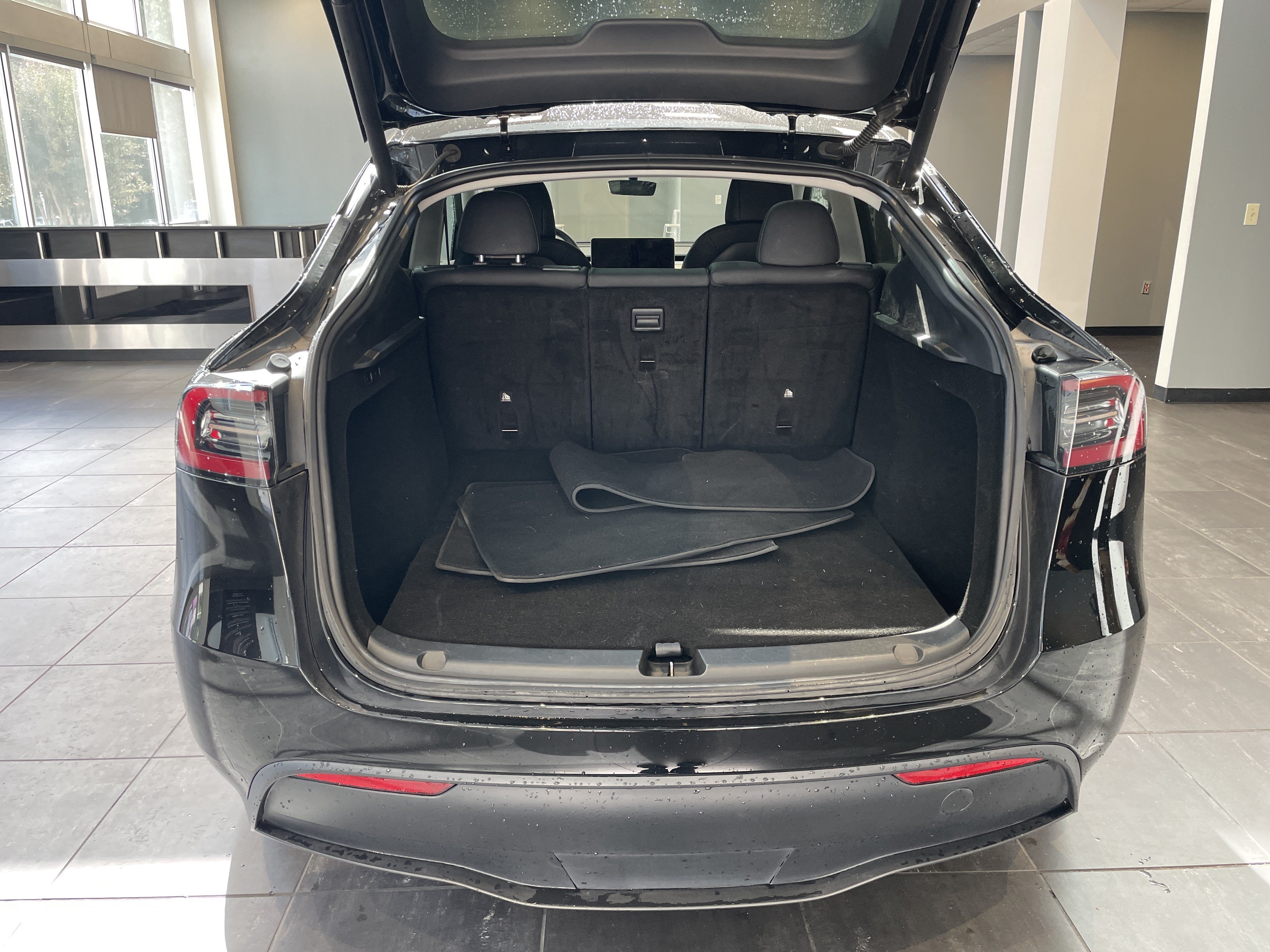 Used 2023 Tesla Model Y Long Range AWD/4WD image 33