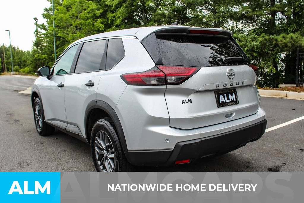 Used 2024 Nissan Rogue S FWD image 4
