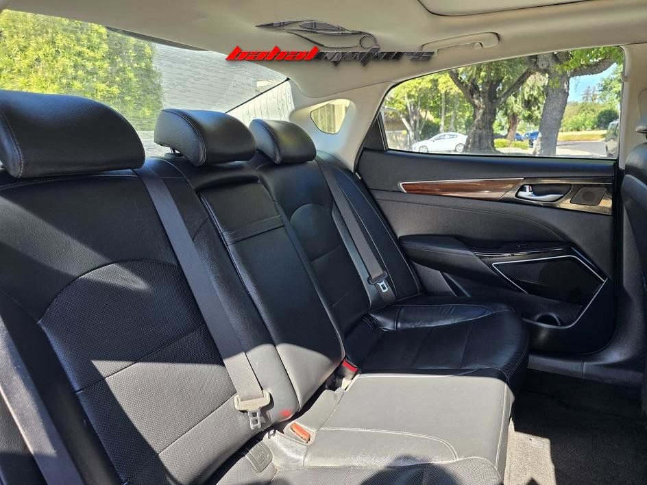 Used 2017 Kia Cadenza Premium w/ Luxury Package image 16