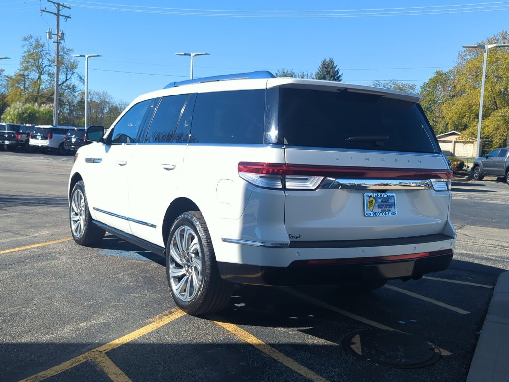 Used 2024 Lincoln Navigator Reserve AWD/4WD image 5