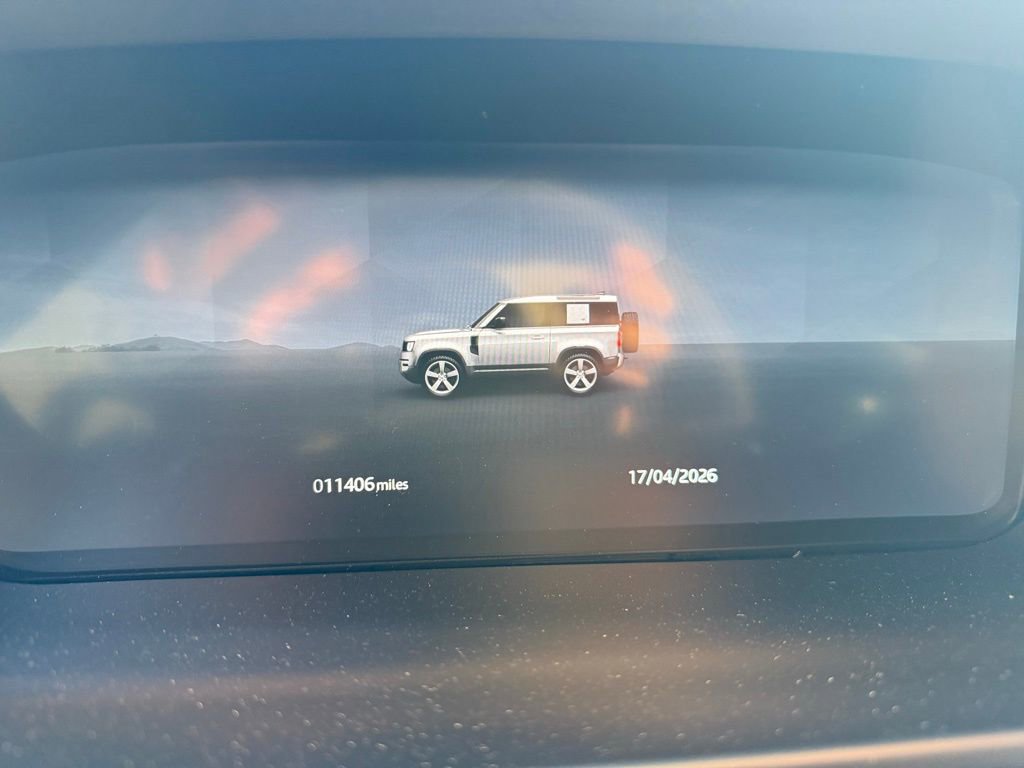 Used 2024 Land Rover Defender 90 Carpathian Edition image 7