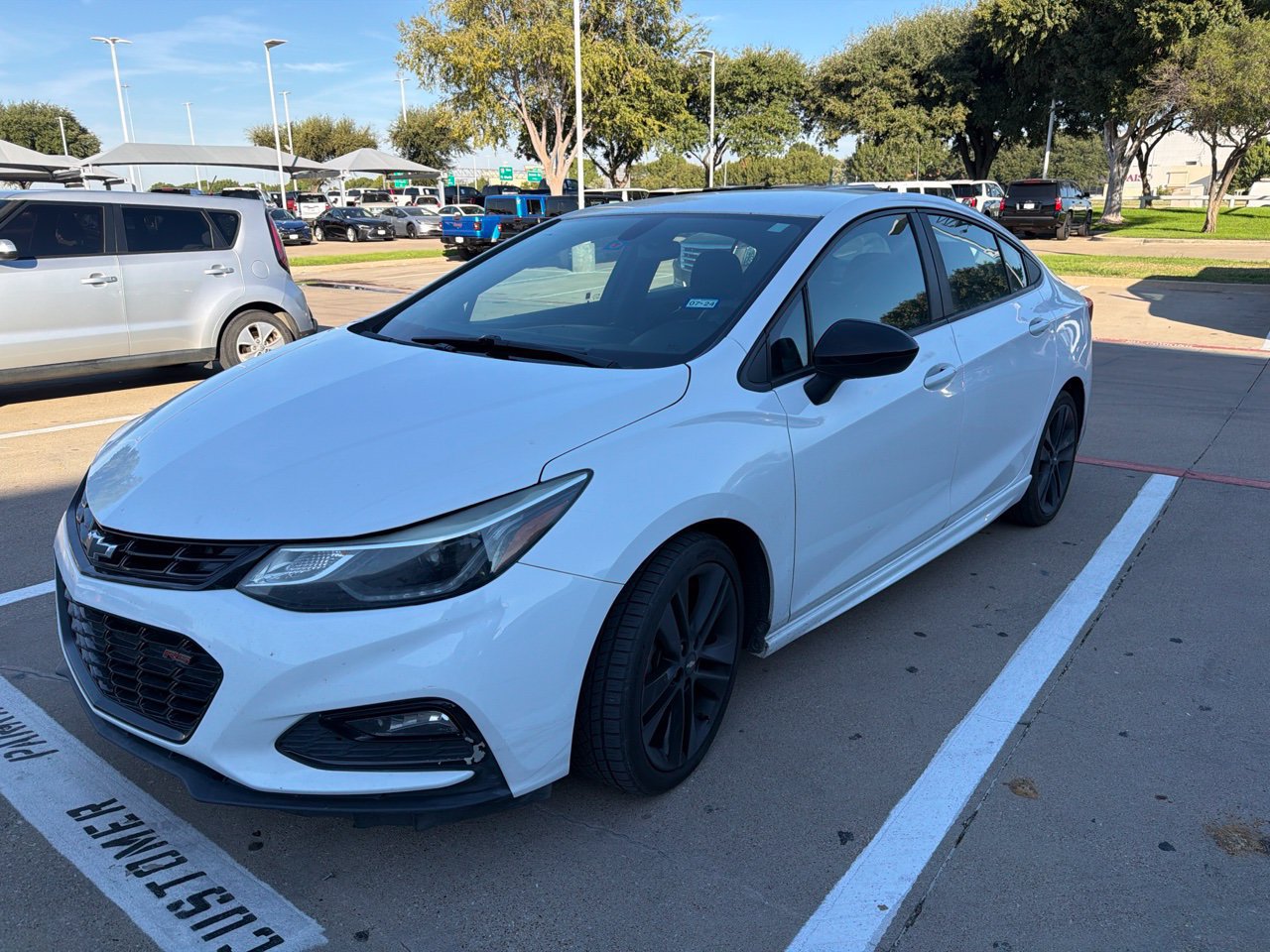 Used 2017 Chevrolet Cruze LT w/ Convenience Package FWD image 1
