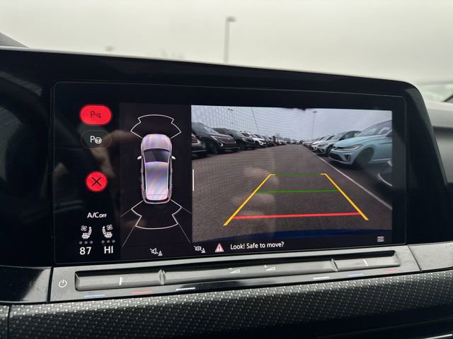 Used 2022 Volkswagen Golf R image 15