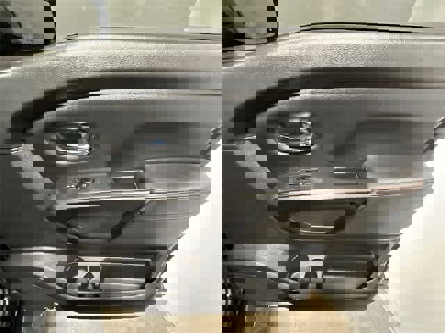 Used 2021 Nissan Titan PRO-4X w/ Pro-4x Convenience Package image 25